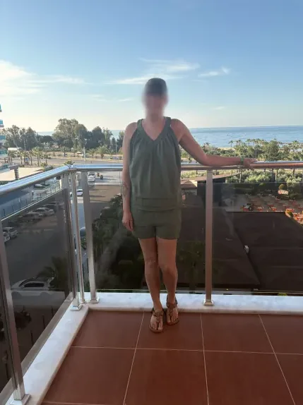 Andrea, 38