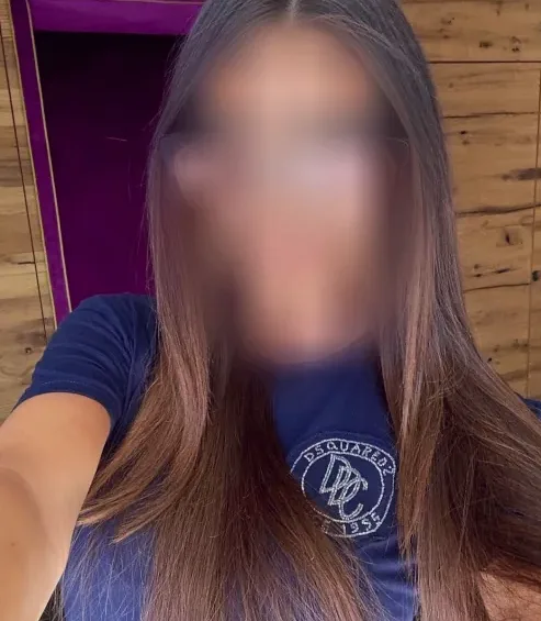 Anna, 38