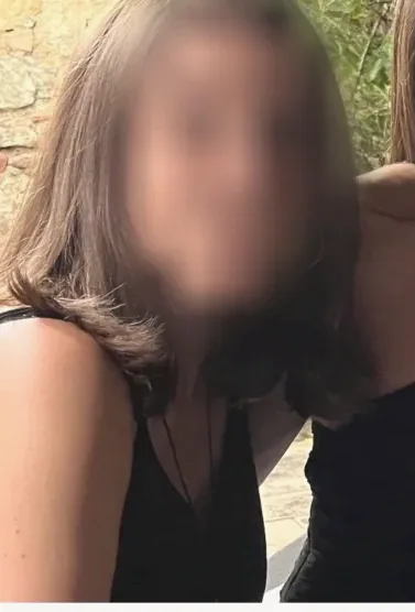 Carina, 33