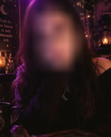 Charlotte, 33