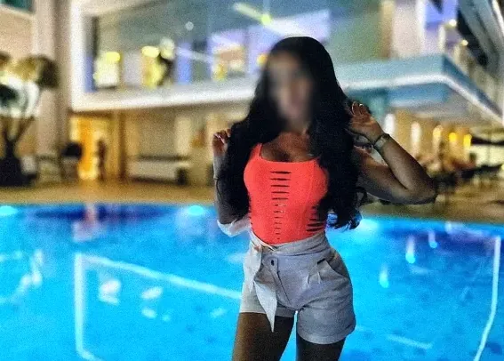 Christina, 40