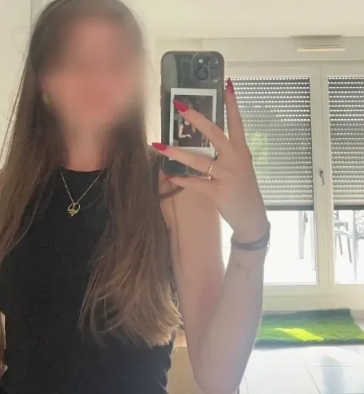 Diana, 27