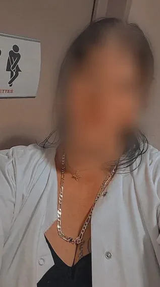 Elena, 33
