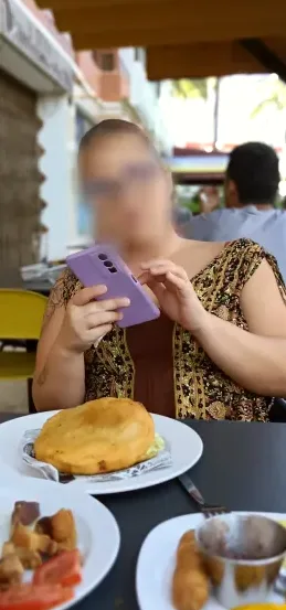 Greta, 39