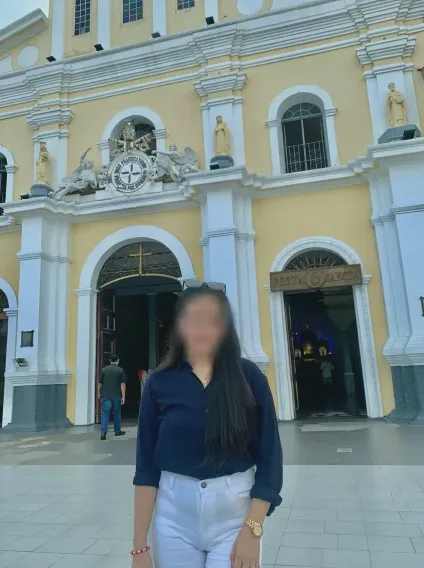 Isabell, 24