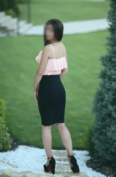 Lea, 27