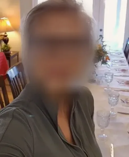 Lilly, 38