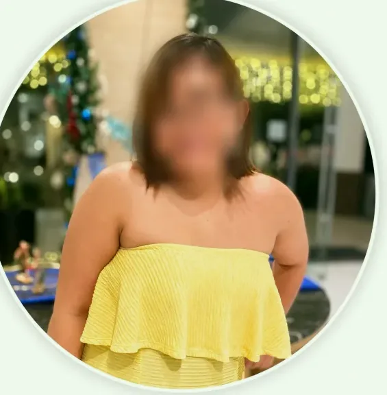 Nora, 32
