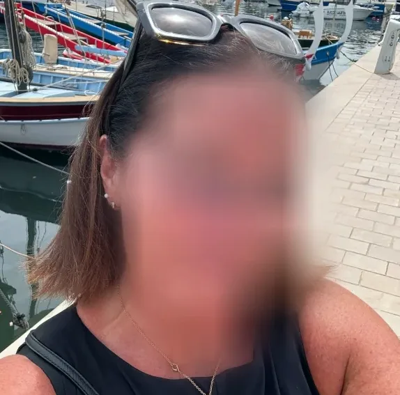 Pauline, 32